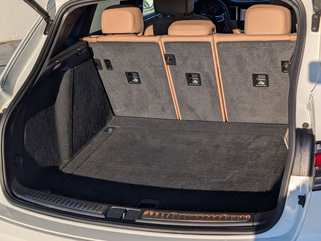 Certified 2022 Porsche Macan image 12