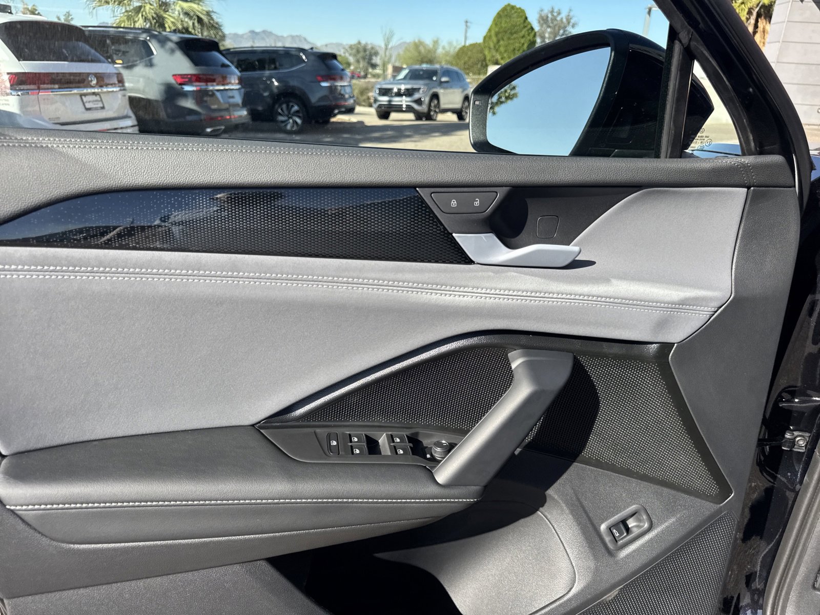 New 2026 Volkswagen Tiguan SE R-Line image 13