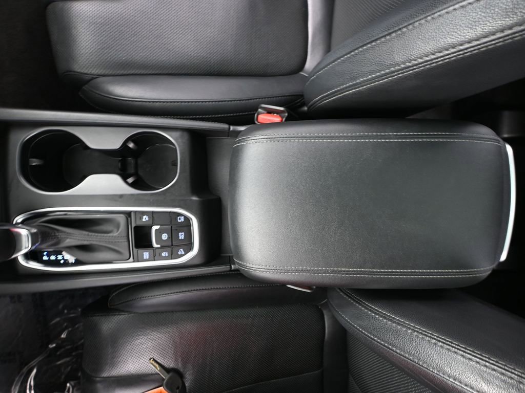 Used 2020 Hyundai Santa Fe Limited image 34