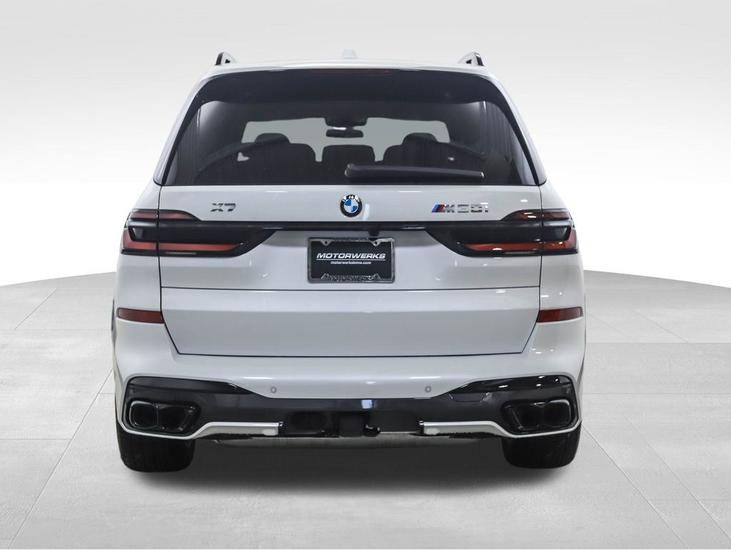 Used 2025 BMW X7 M60i image 4