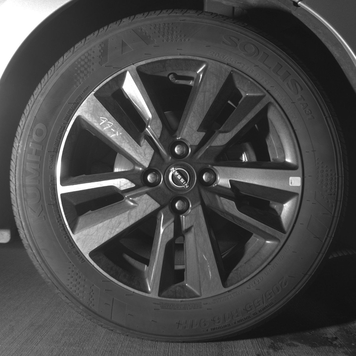 Used 2025 Nissan Versa SV image 13