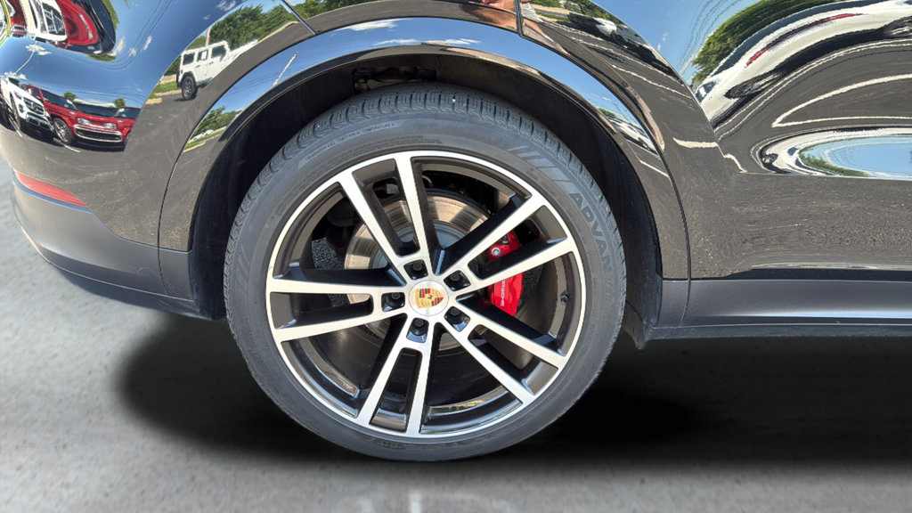 Used 2024 Porsche Cayenne S AWD/4WD image 14