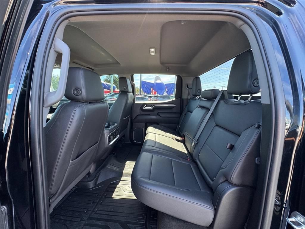 Used 2023 GMC Sierra 1500 SLT w/ SLT Premium Package AWD/4WD image 12