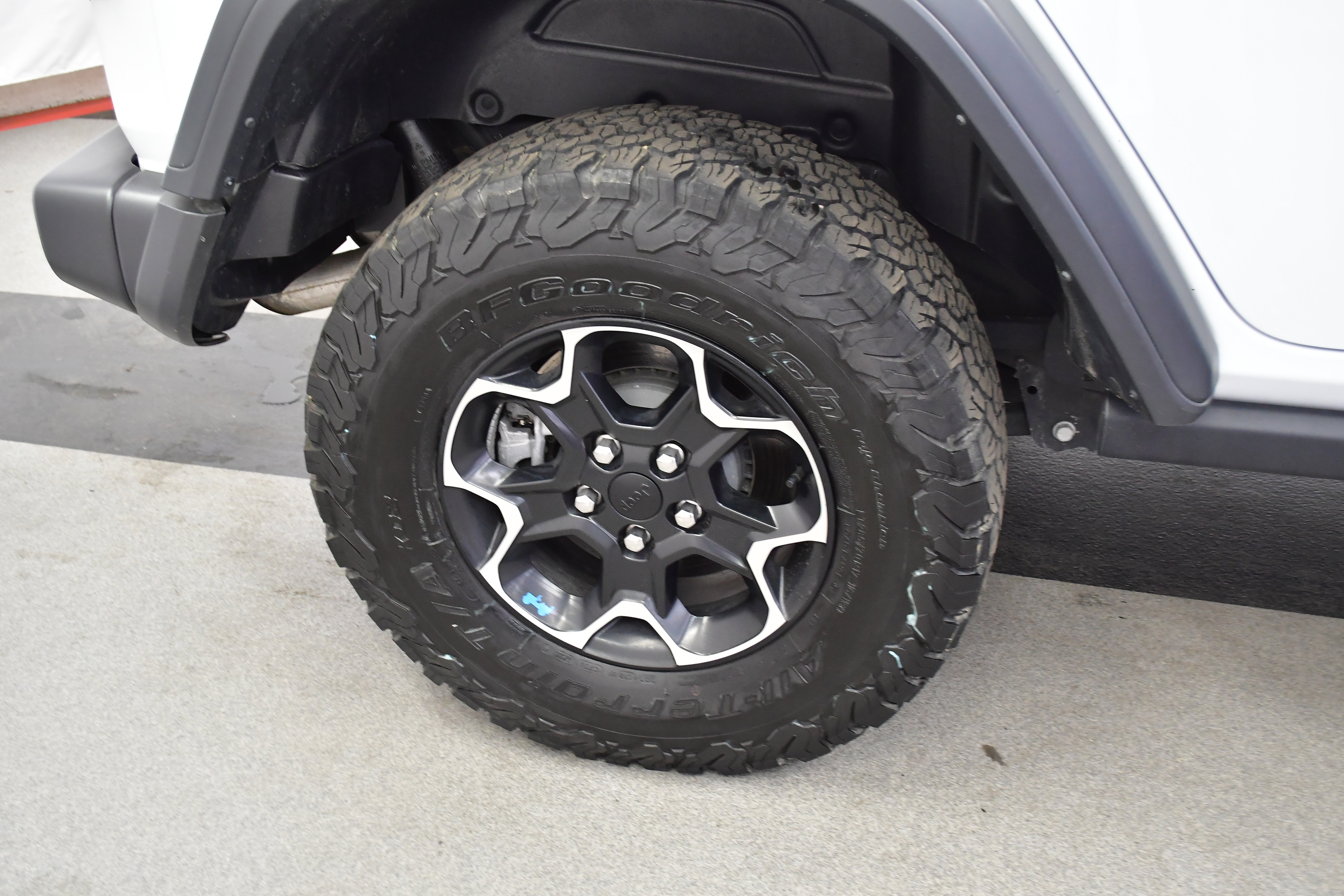 Used 2023 Jeep Wrangler Unlimited Rubicon 4xe w/ Cold Weather Group AWD/4WD image 36