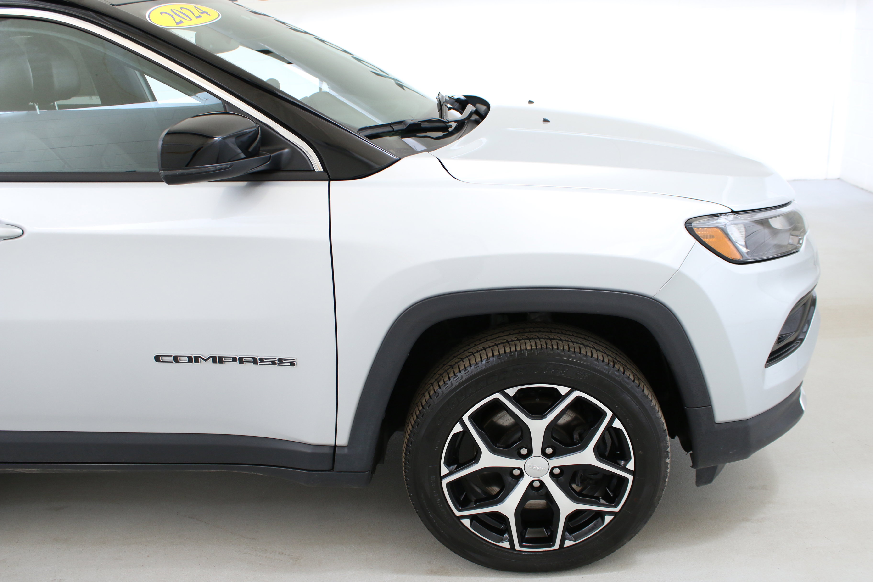 Used 2024 Jeep Compass Limited AWD/4WD image 11