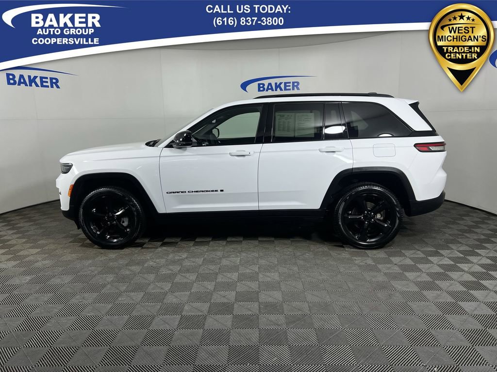 Used 2024 Jeep Grand Cherokee Limited w/ Black Appearance Package image 6