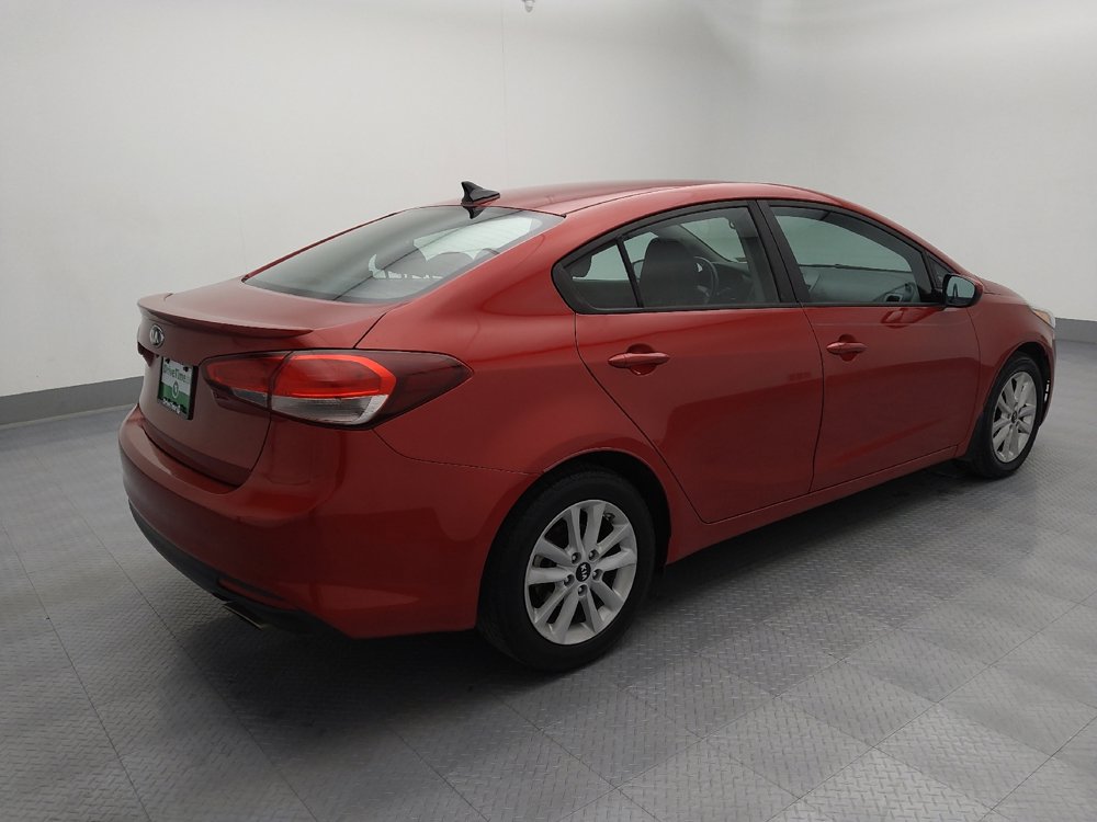 Used 2017 Kia Forte S image 10