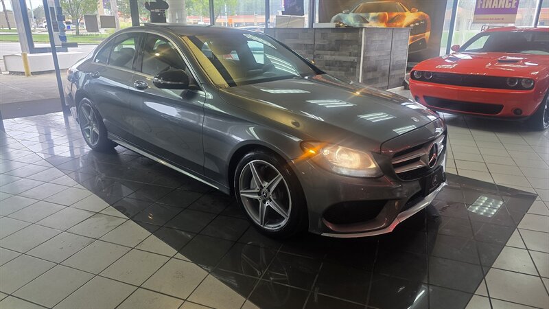 Used 2017 Mercedes-Benz C 300 4MATIC Sedan image 4
