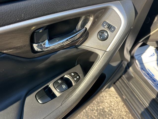 Used 2013 Nissan Altima 2.5 SL w/ Technology Pkg image 9