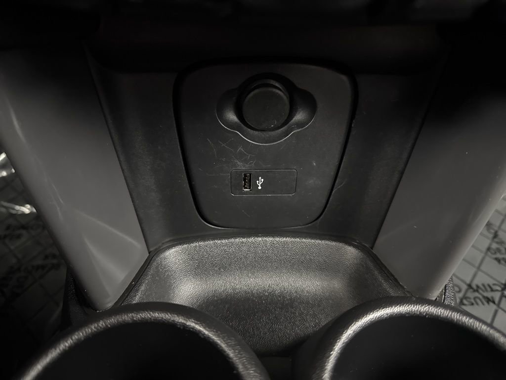 Used 2020 MINI Cooper 4-Door Hardtop FWD image 21