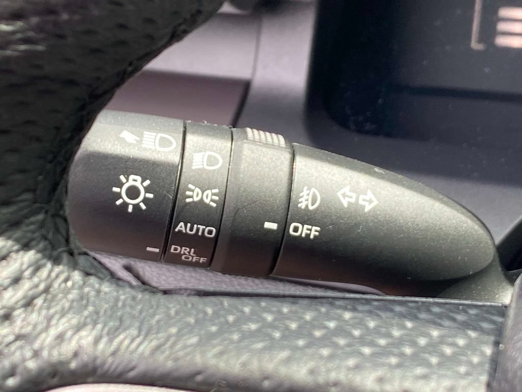 Used 2025 Toyota Tacoma SR5 AWD/4WD image 20