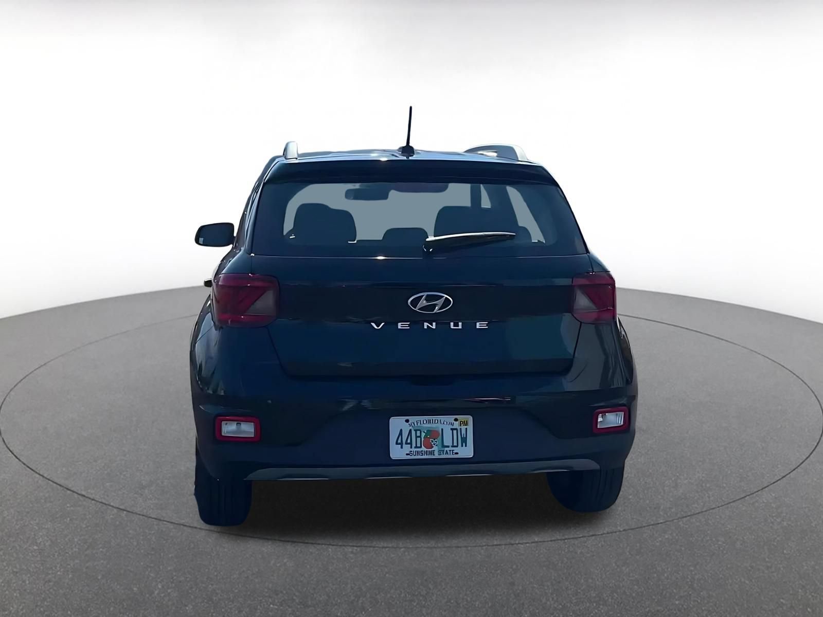 Used 2026 Hyundai Venue SEL FWD image 11