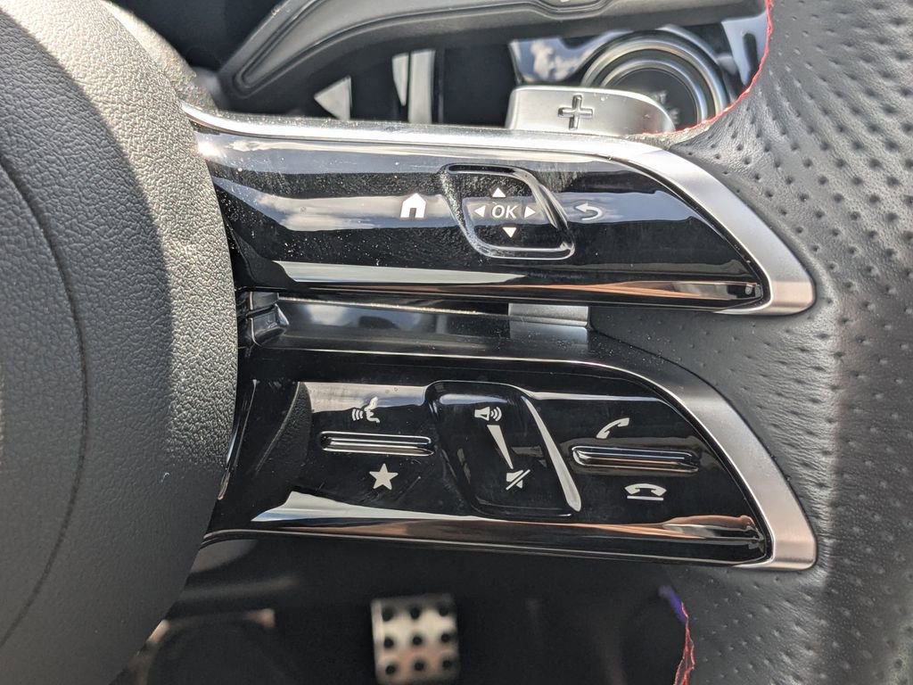 Used 2025 Mercedes-Benz GLA 250 4MATIC image 11