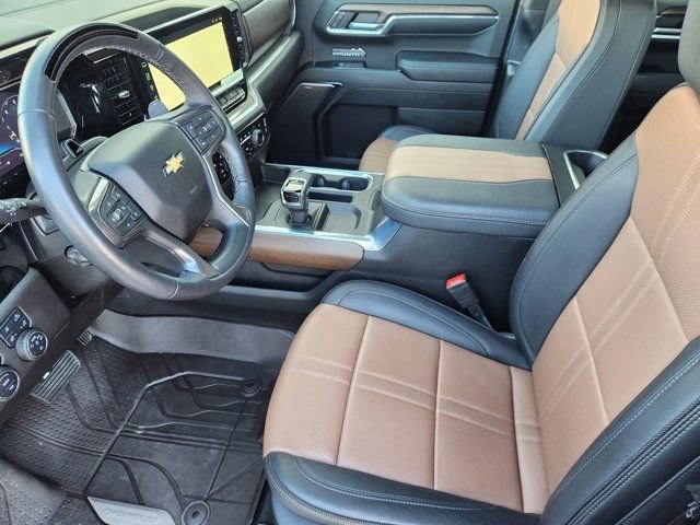 Used 2024 Chevrolet Silverado 1500 High Country w/ Technology Package image 4