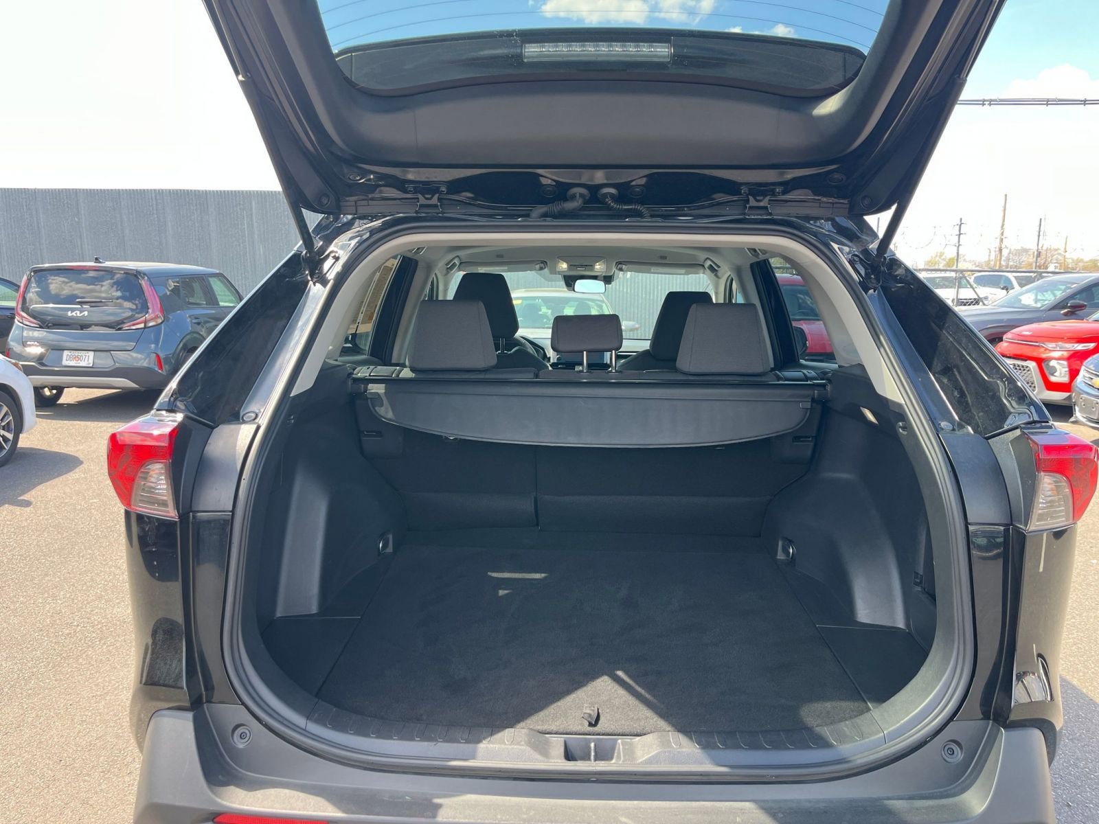 Used 2025 Toyota RAV4 XLE w/ Weather Package image 31