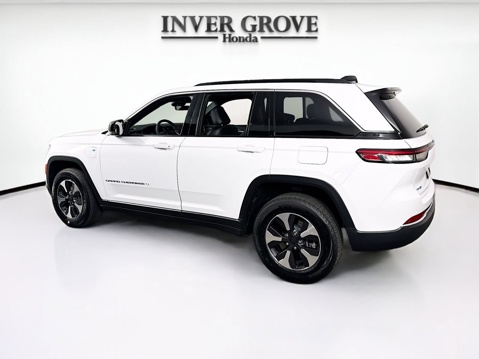 Used 2025 Jeep Grand Cherokee Limited 4xe AWD/4WD image 7