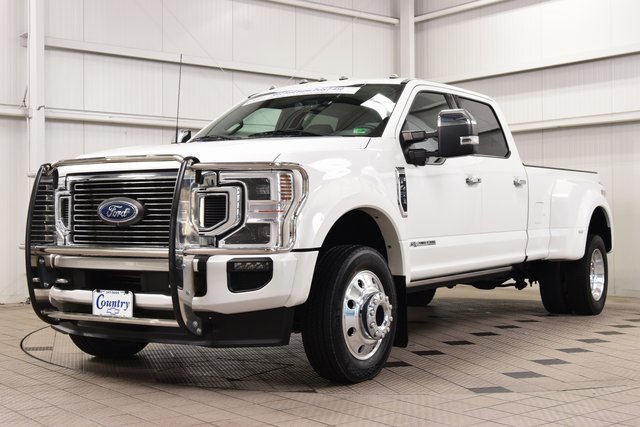 Used 2022 Ford F450 Platinum w/ FX4 Off-Road Package image 3