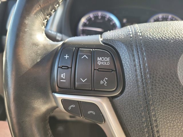 Used 2017 Toyota Highlander Limited Platinum AWD/4WD image 27