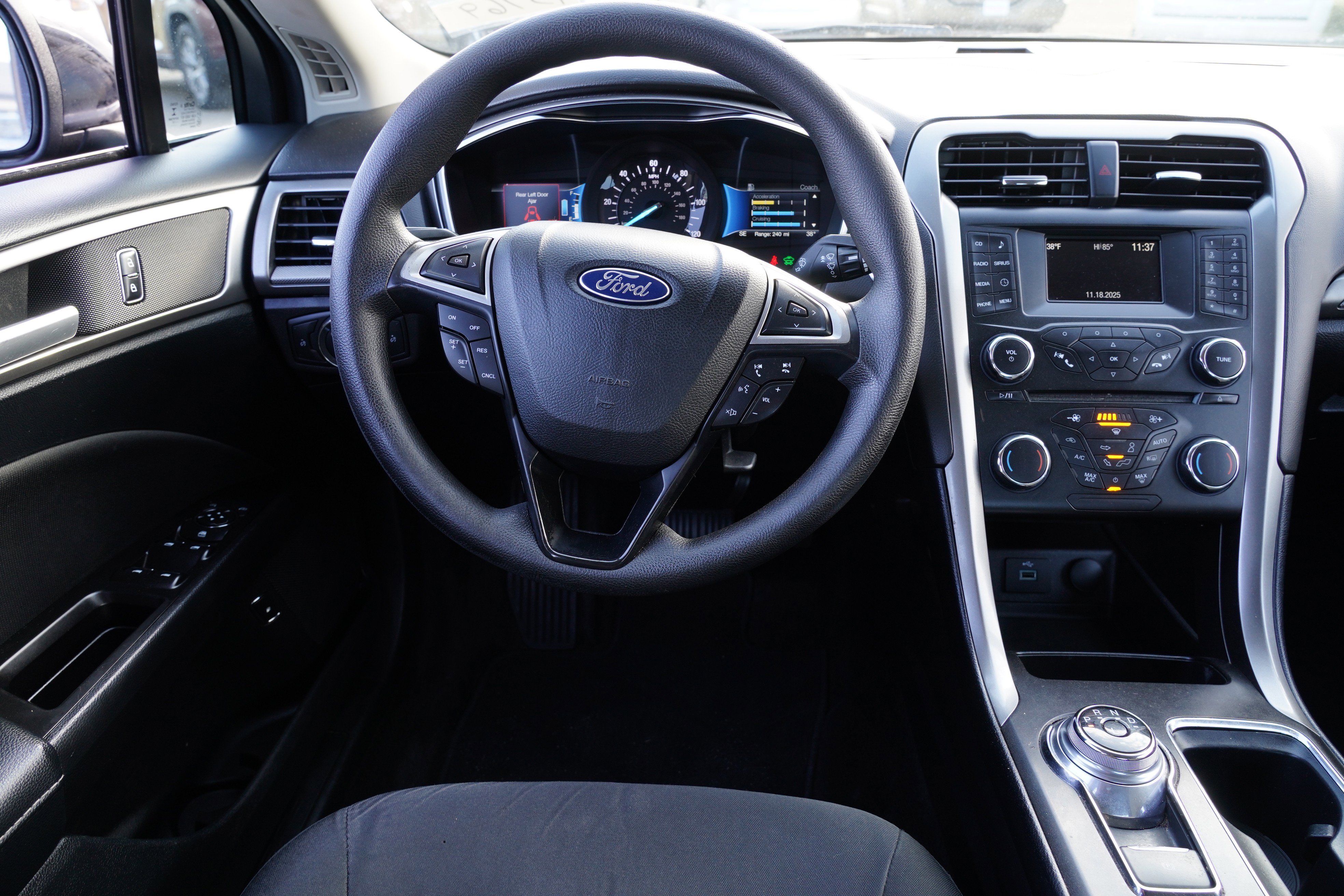 Used 2017 Ford Fusion SE image 20