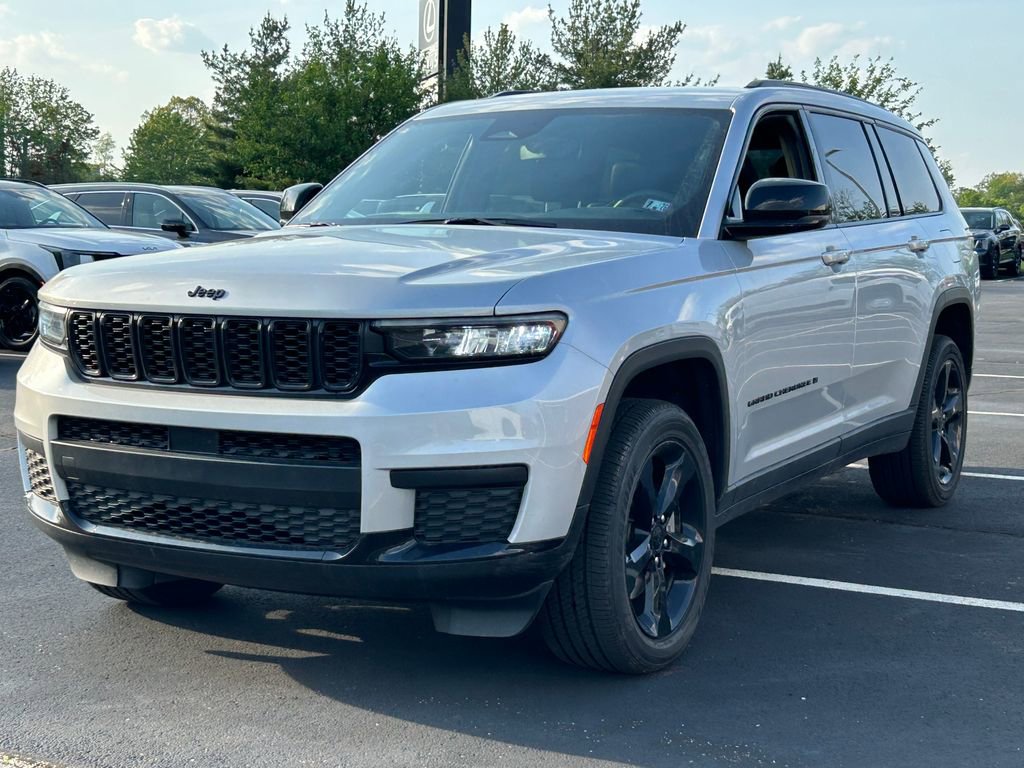 Certified 2023 Jeep Grand Cherokee L Laredo AWD/4WD image 3