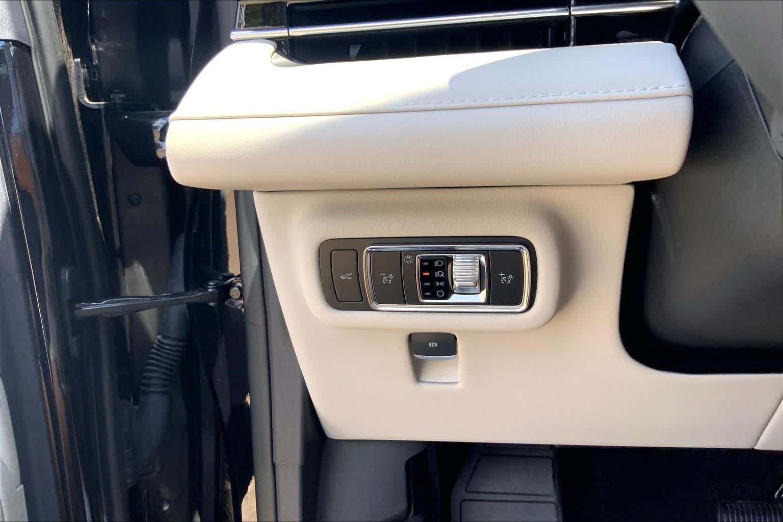 New 2026 Lincoln Nautilus Premier w/ Equipment Group 102A AWD/4WD image 20