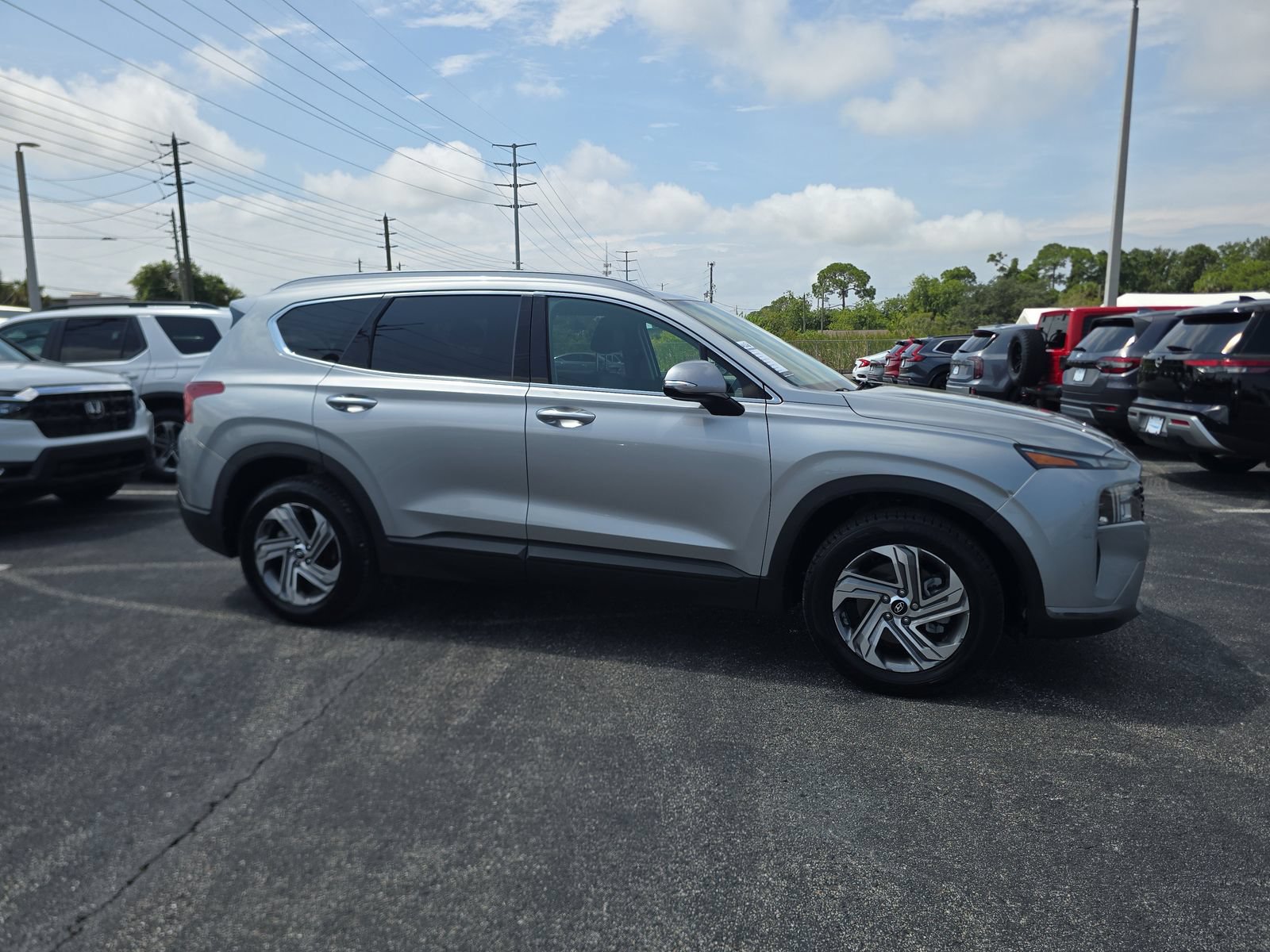 Used 2023 Hyundai Santa Fe SEL FWD image 2