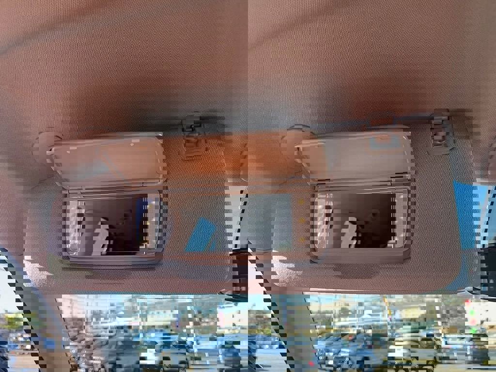 Used 2023 Chevrolet Equinox LT image 42