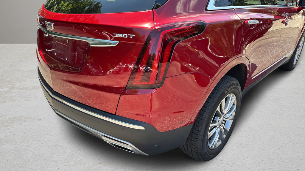 Used 2022 Cadillac XT5 Premium Luxury w/ Technology Package AWD/4WD image 11