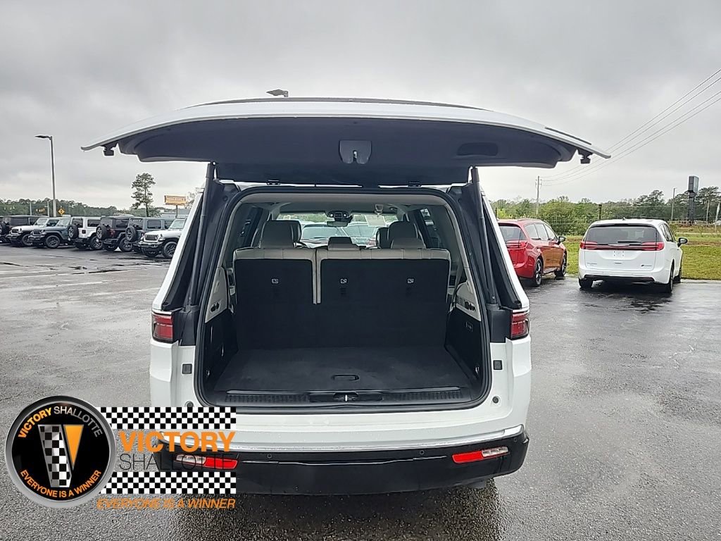 Used 2023 Jeep Wagoneer Series III w/ Preferred Equipment Group image 21