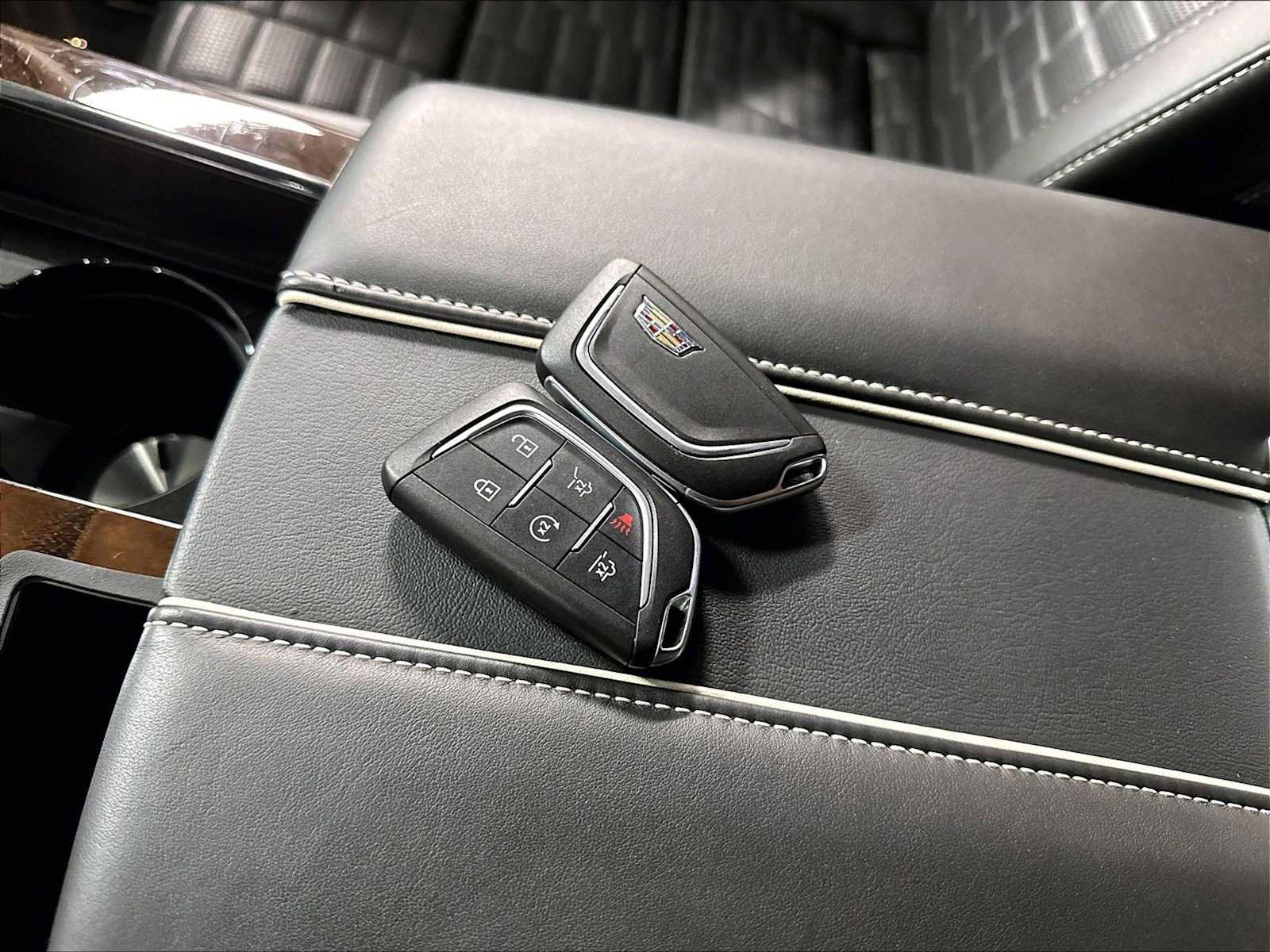 Used 2023 Cadillac Escalade Sport Platinum w/ LPO, ONYX Package AWD/4WD image 38