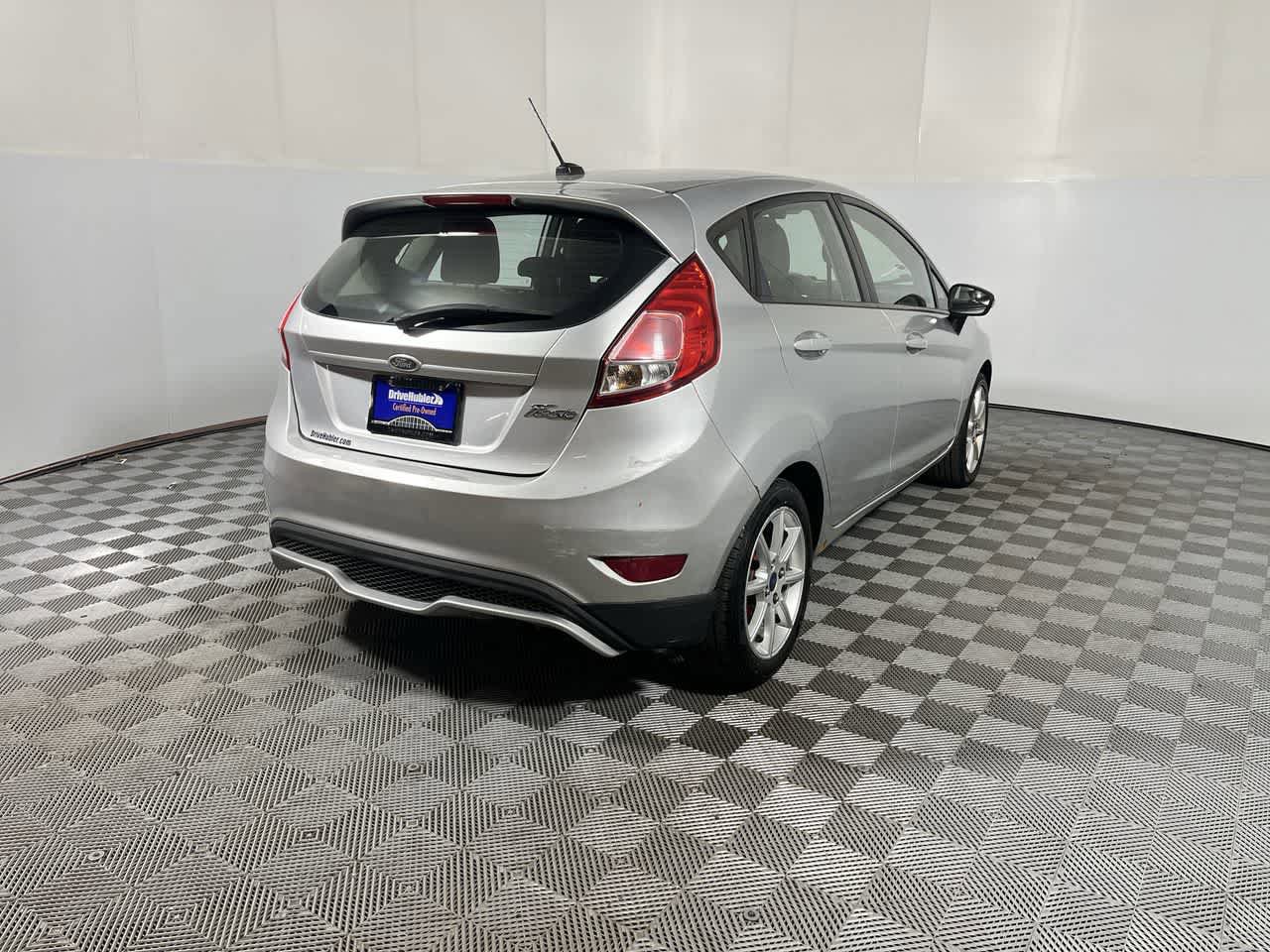 Used 2015 Ford Fiesta SE w/ Comfort Package FWD image 8