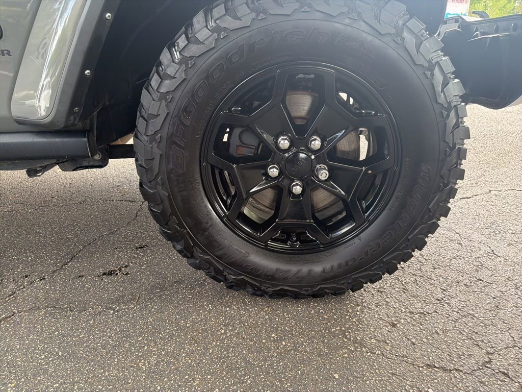 Used 2021 Jeep Gladiator Willys image 9