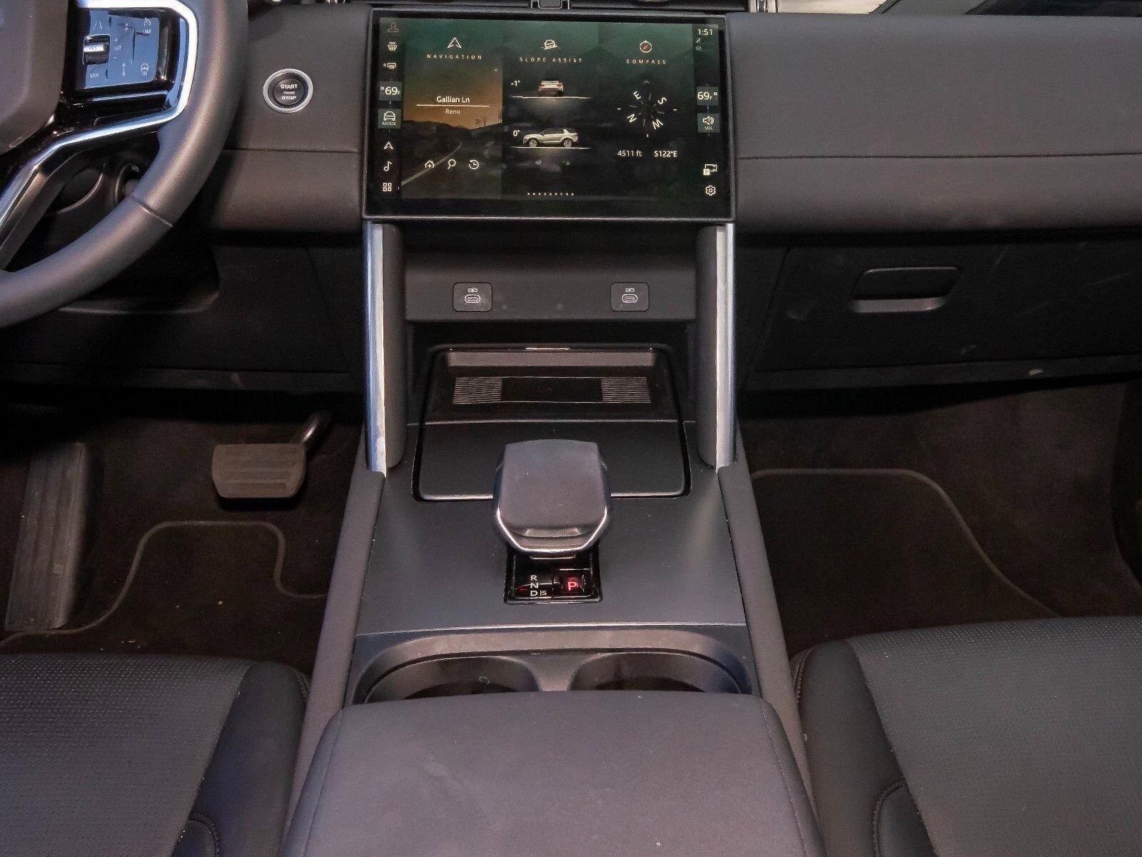 Used 2025 Land Rover Discovery Sport S image 25