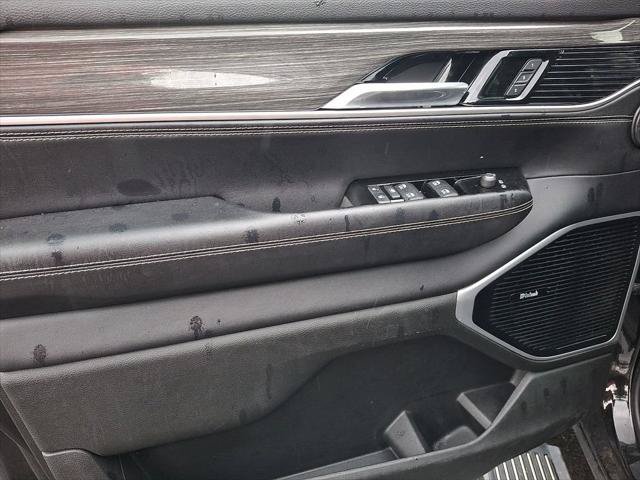 Certified 2022 Jeep Wagoneer Series III w/ Premium Group I AWD/4WD image 13