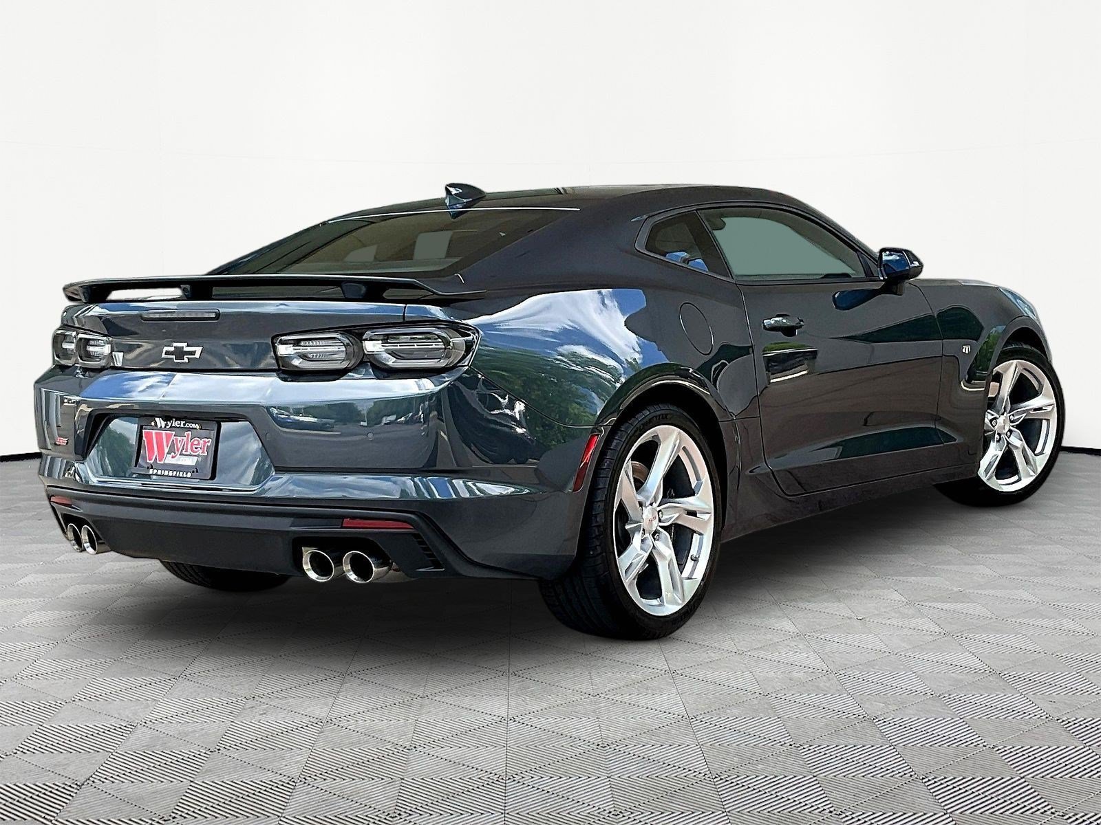 Used 2019 Chevrolet Camaro SS RWD image 6