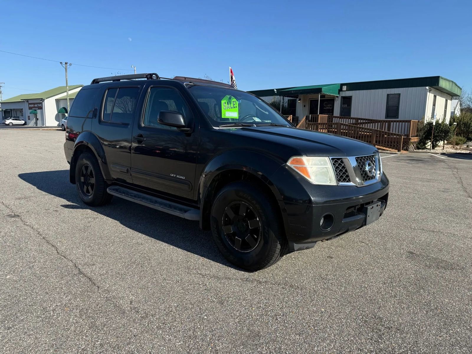 Used 2005 Nissan Pathfinder SE Off-Road w/ (P01) SE Off-Road Premium Pkg image 2