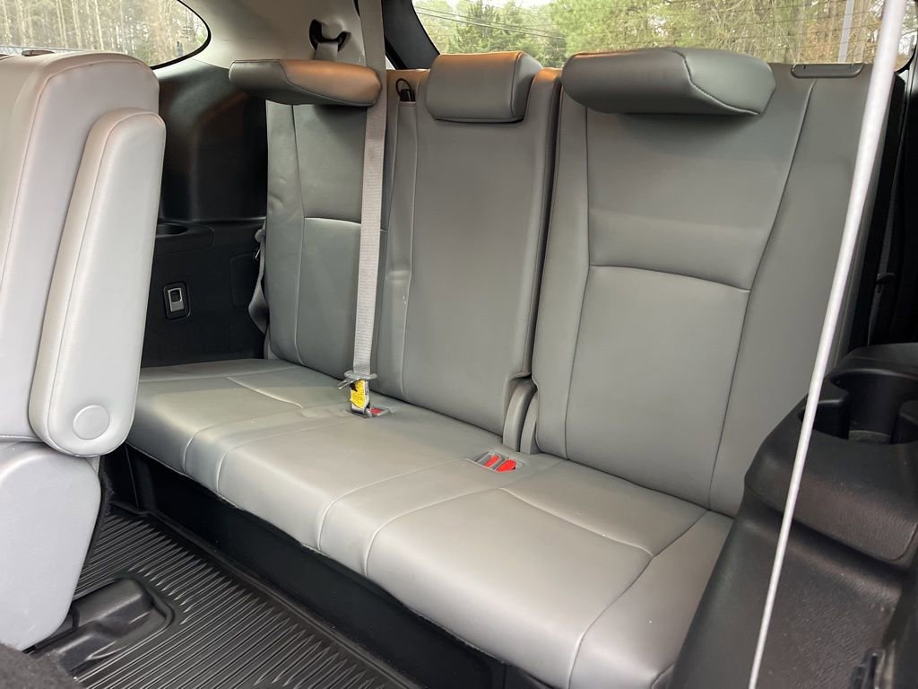 Used 2020 Toyota Highlander XLE image 21