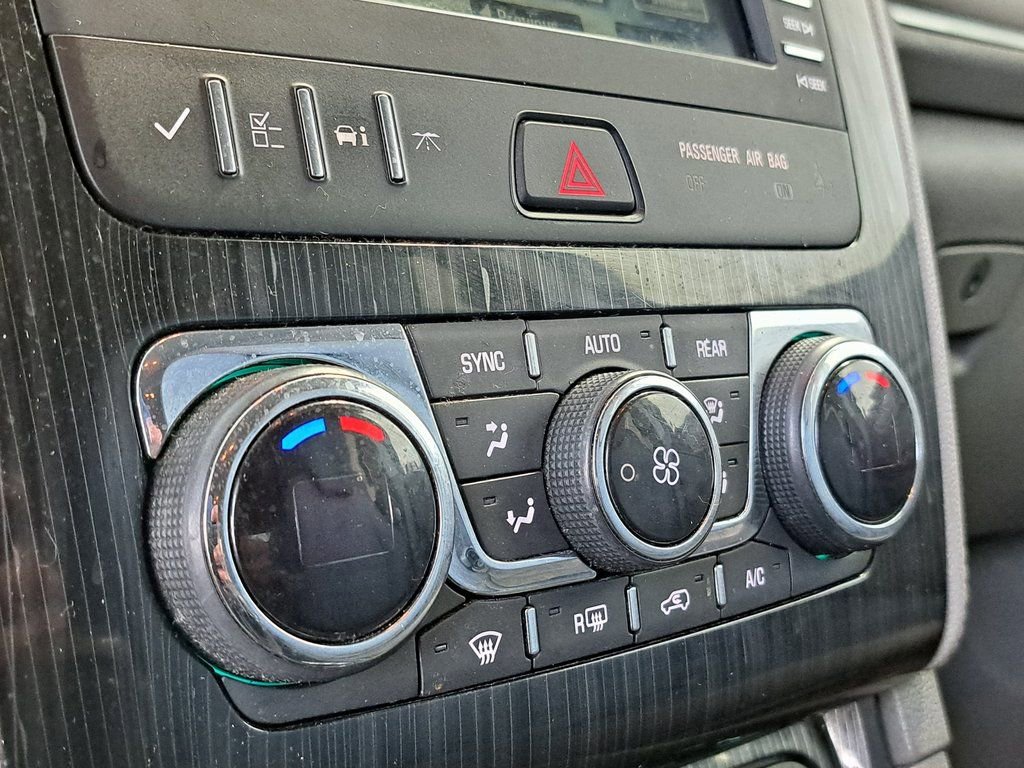 Used 2016 Chevrolet Traverse LT image 16