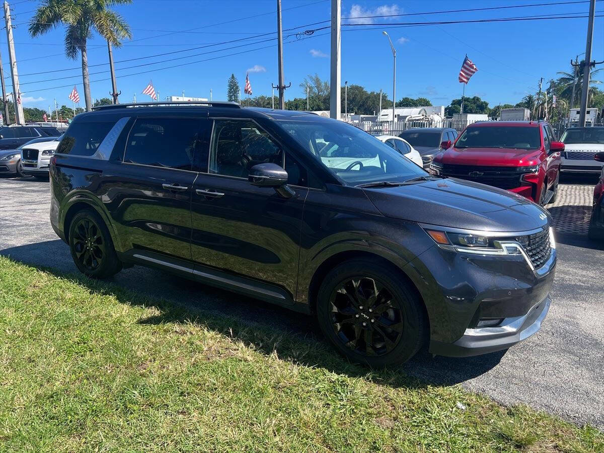 Used 2023 Kia Carnival SX Prestige FWD image 4