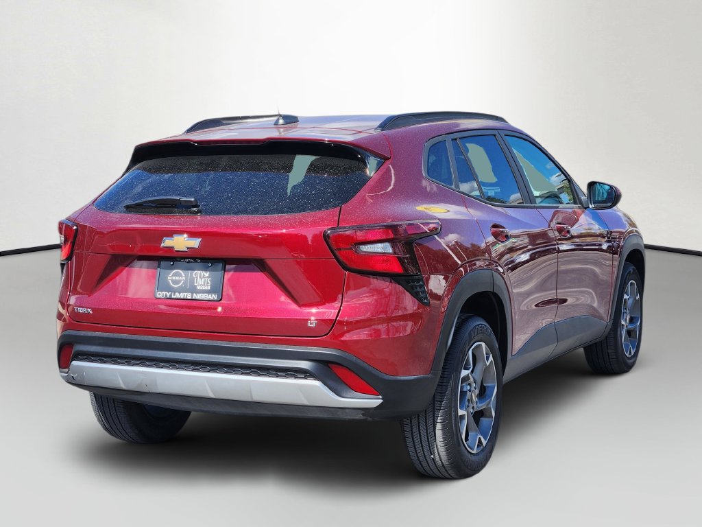 Used 2024 Chevrolet Trax LT w/ Driver Confidence Package FWD image 7