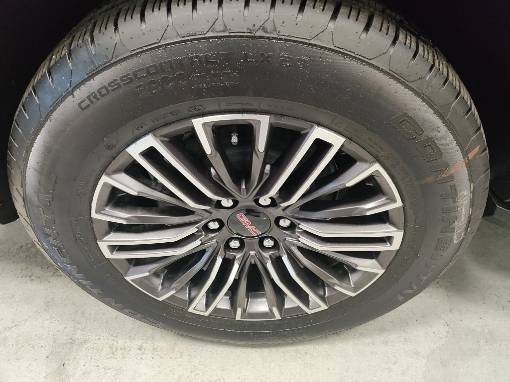 New 2026 GMC Yukon Elevation image 3