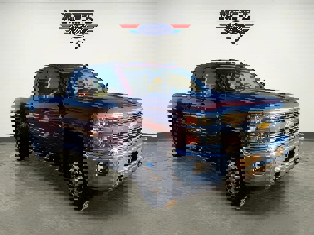 Used 2015 Chevrolet Silverado 3500 LT w/ LT Convenience Package image 7