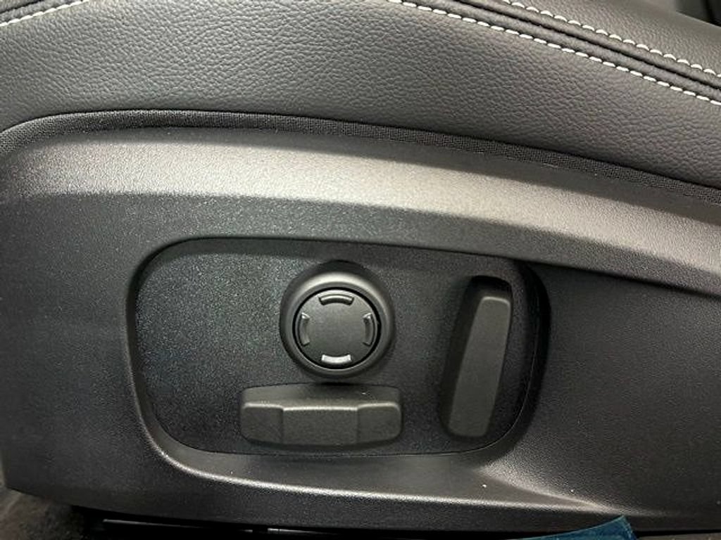 New 2024 Jaguar XF R-Dynamic SE AWD/4WD image 28