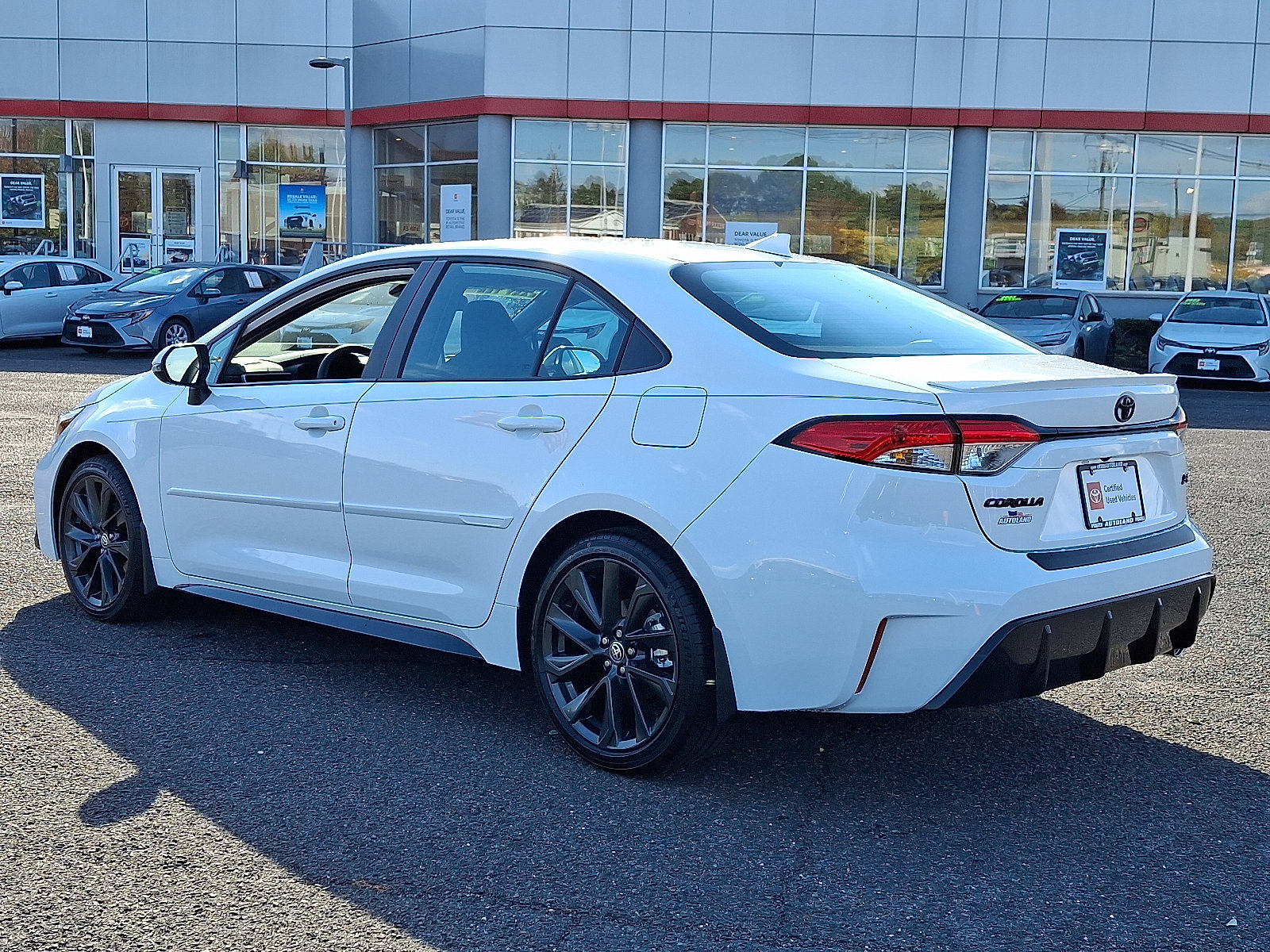 Certified 2025 Toyota Corolla SE w/ SE Premium Package image 5