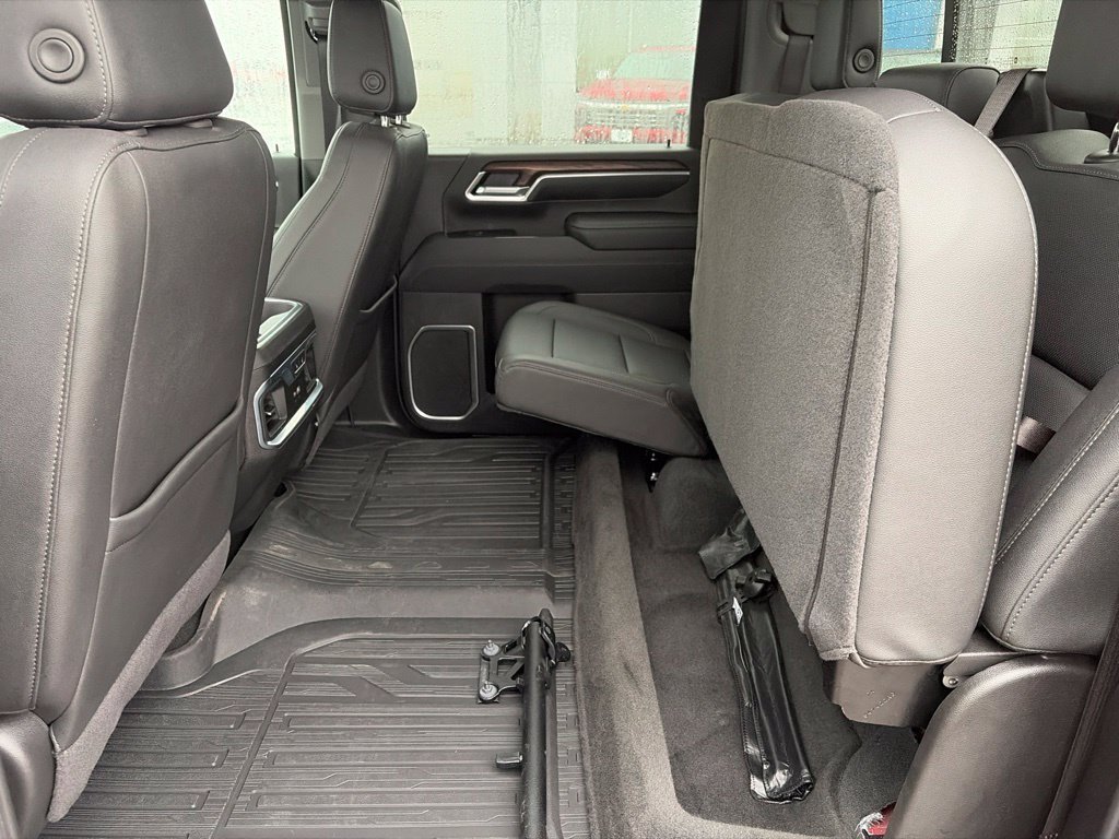 Used 2025 GMC Sierra 3500 SLT w/ SLT Premium Package AWD/4WD image 13