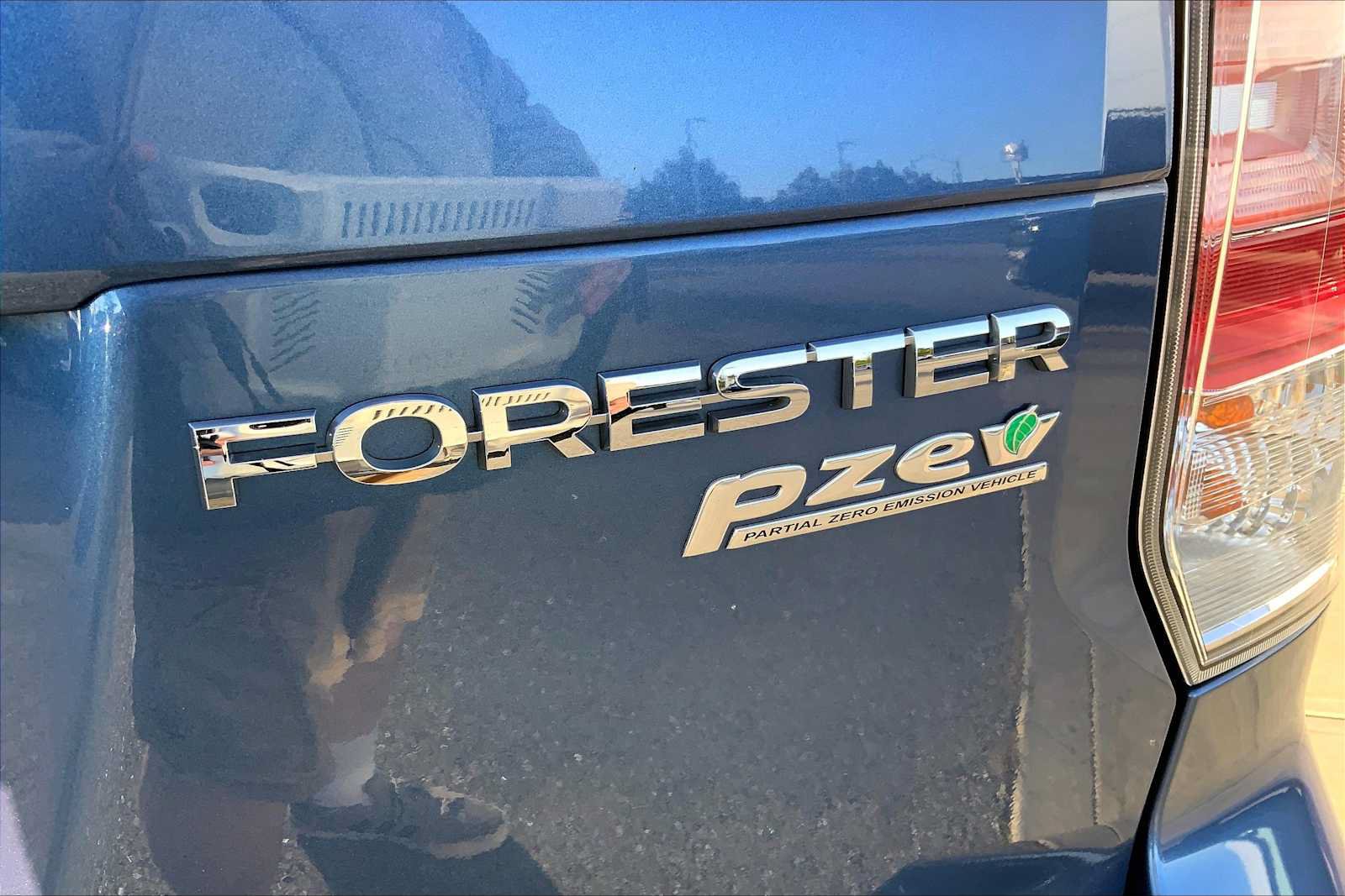 Used 2017 Subaru Forester 2.5i Premium AWD/4WD image 9