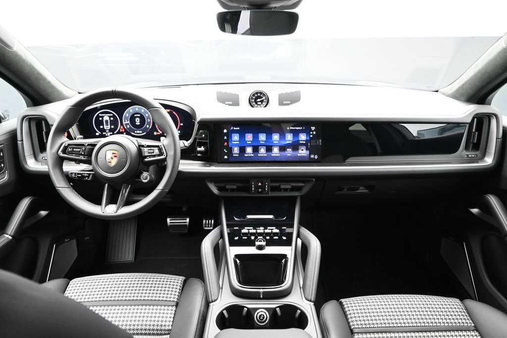 Certified 2026 Porsche Cayenne GTS AWD/4WD image 20