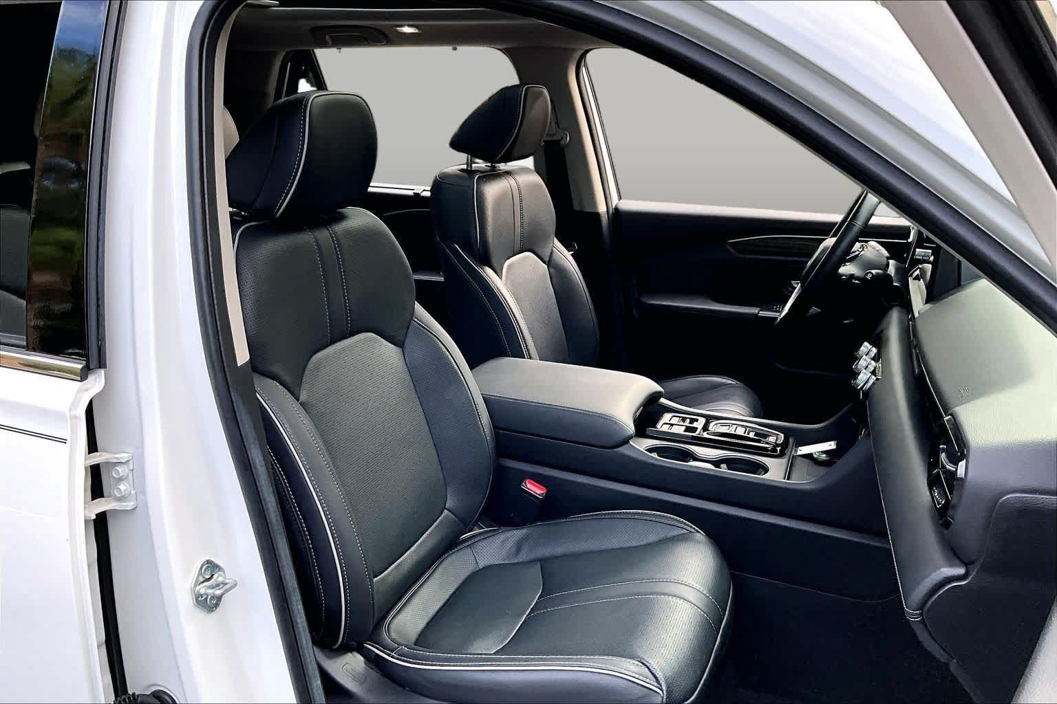 Used 2025 Honda Pilot Elite image 9