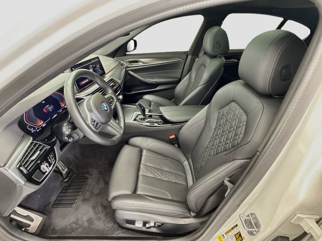 Used 2022 BMW 530i w/ M Sport Package RWD image 18