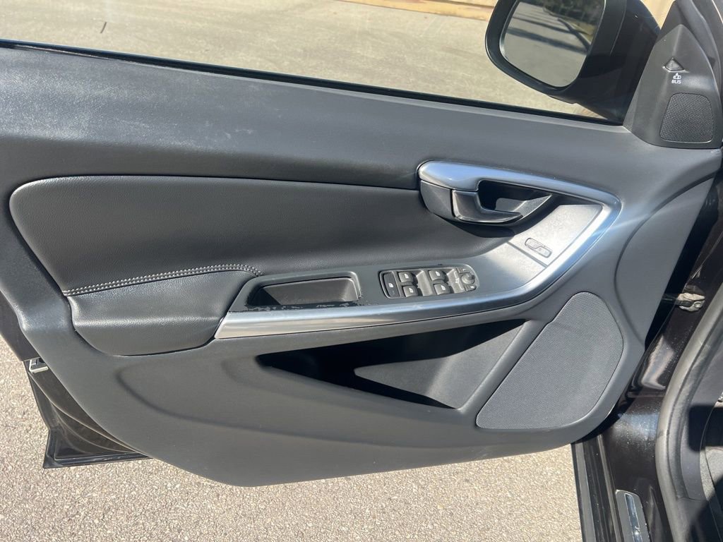 Used 2016 Volvo S60 T5 Premier w/ Convenience Package image 17